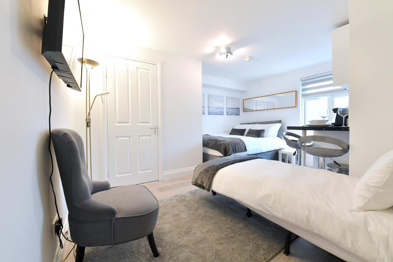 Very Close To Line Underground Shepherds Bush And Westfield Newly Refurbished Apartment *