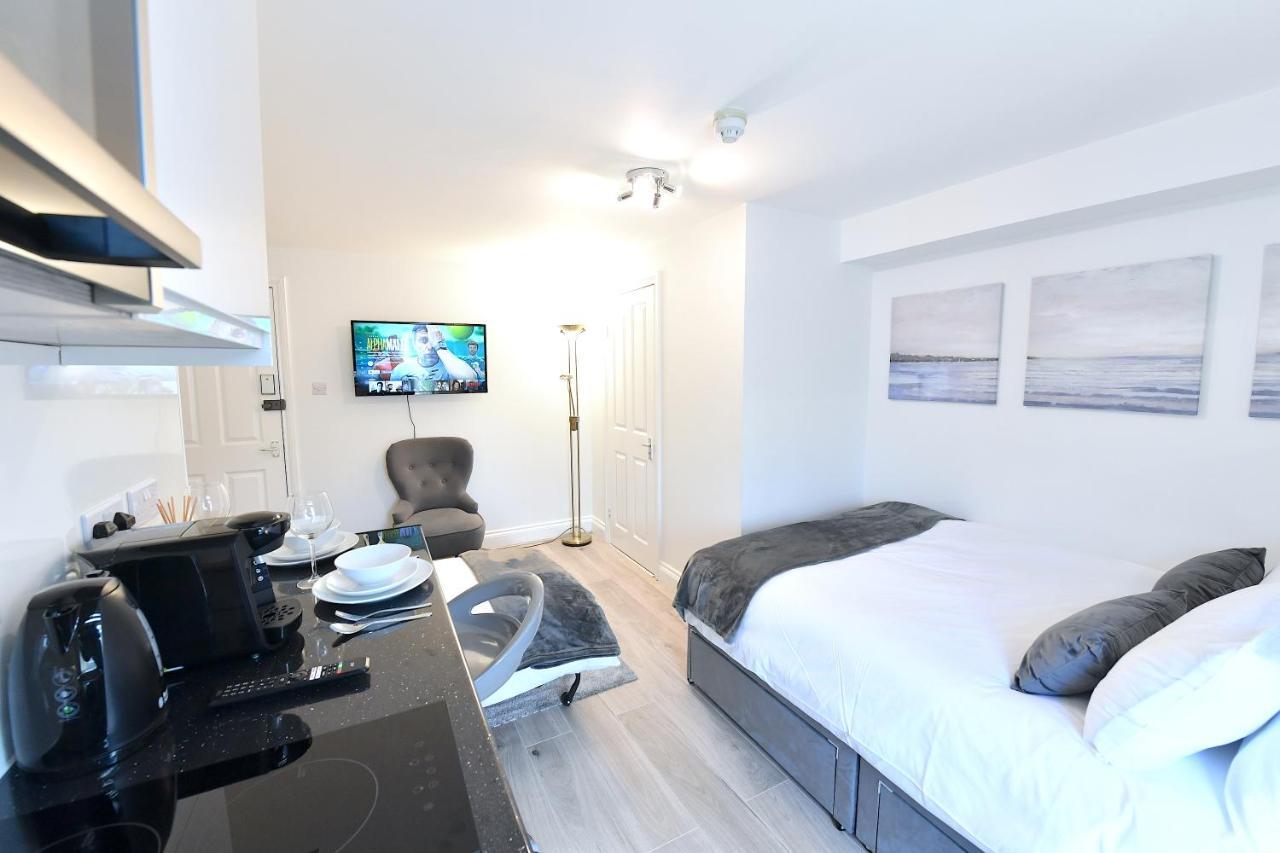 Apartment Very Close To Line Underground Shepherds Bush And Westfield Newly Refurbished