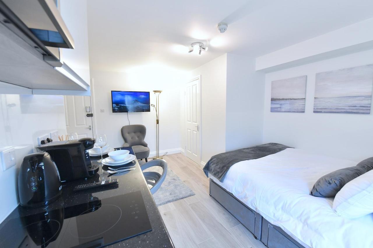 Very Close To Line Underground Shepherds Bush And Westfield Newly Refurbished Apartment *