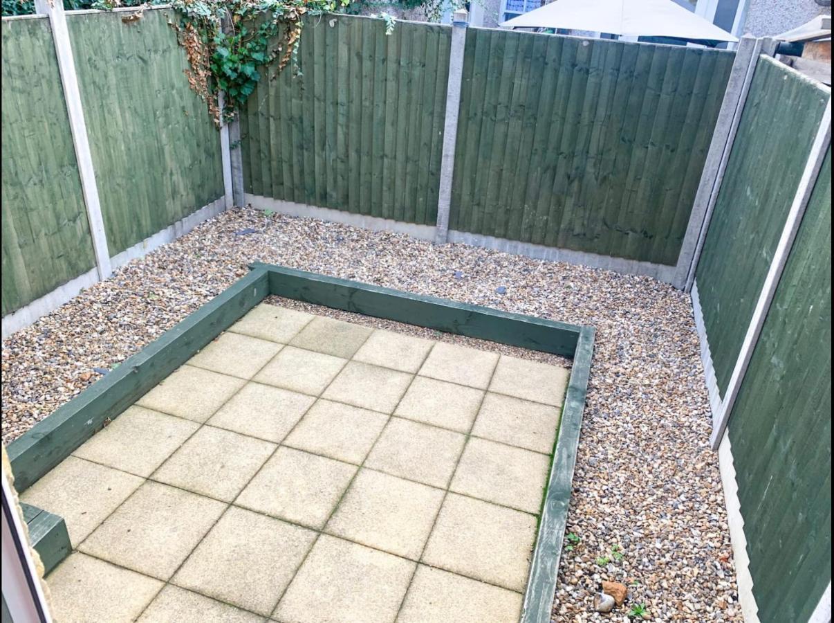 Holiday home 2 Bed Terraced House With Loft In Stratford *