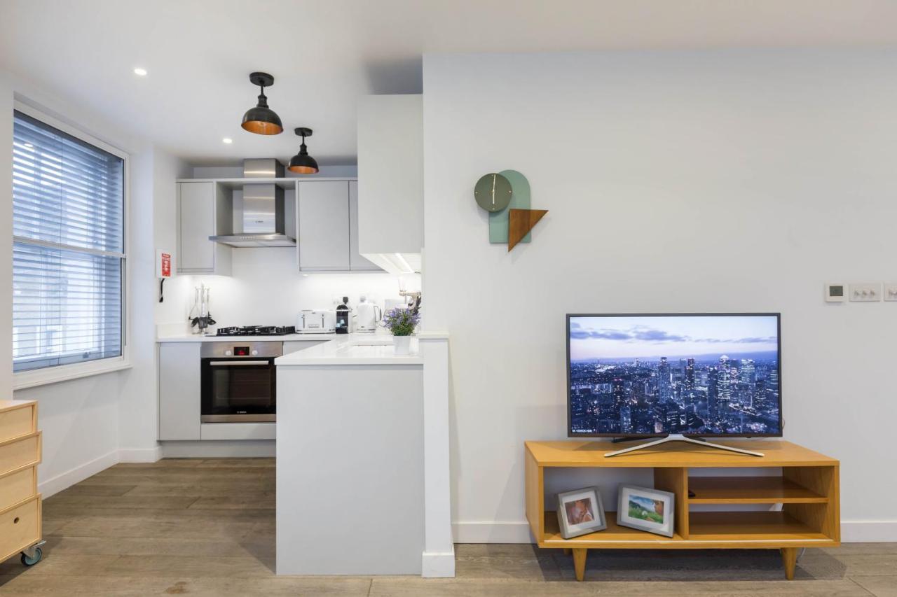 Urban Chic - Rathbone Apartment *