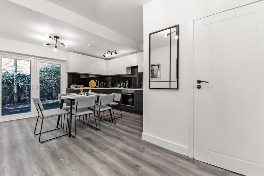 Apartamento Hunky 3 Bedroom Flat In Hereward, Londres