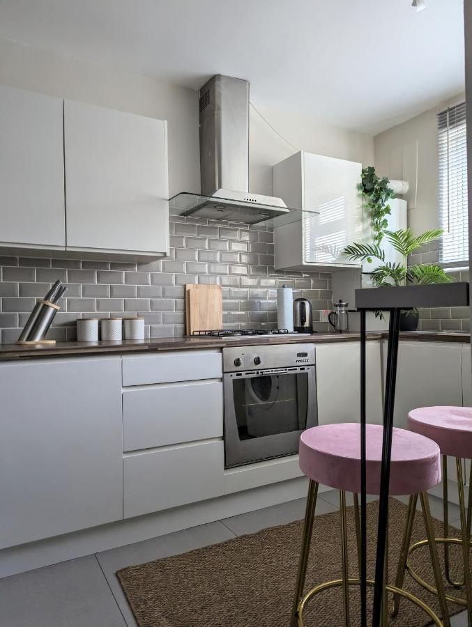 1bd With Balcony In Hoxton - Zone 1 London