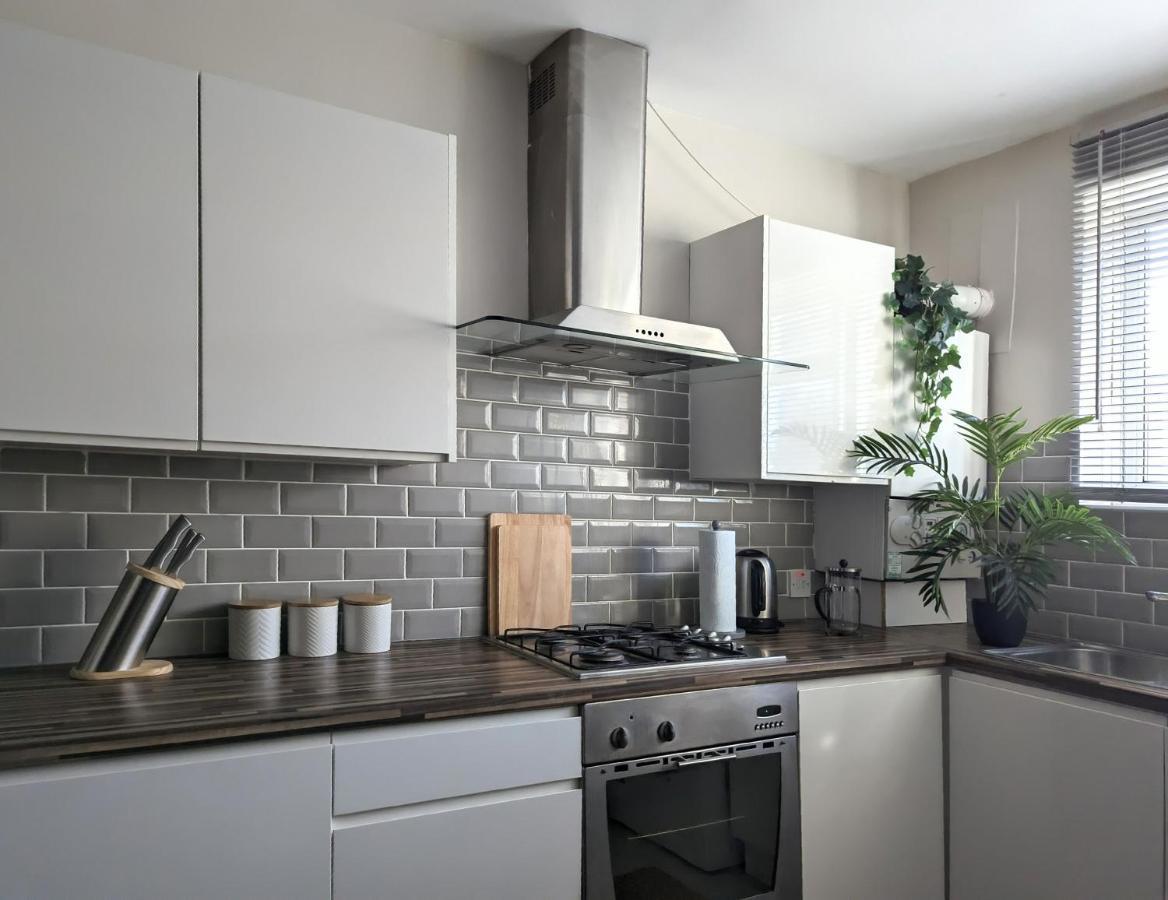 Apartment 1bd With Balcony In Hoxton - Zone 1 *