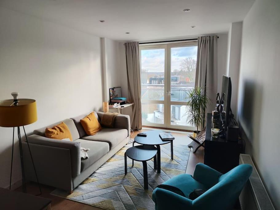 Cosy And Spacious In Forest Hill Apartment *