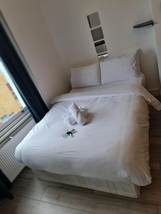 Chic & Modern In Caledonian Rd Apartment *