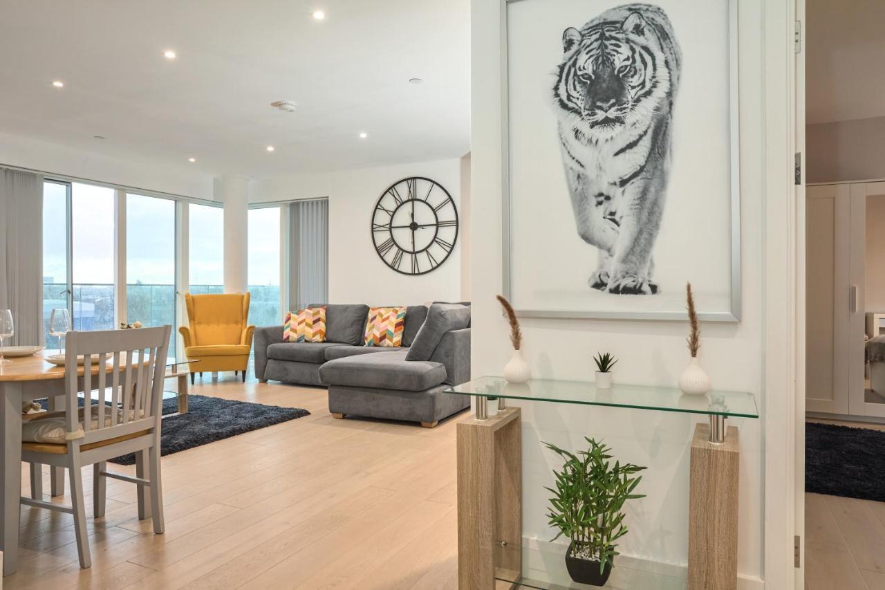 2 Bedroom Luxury With Balcony *