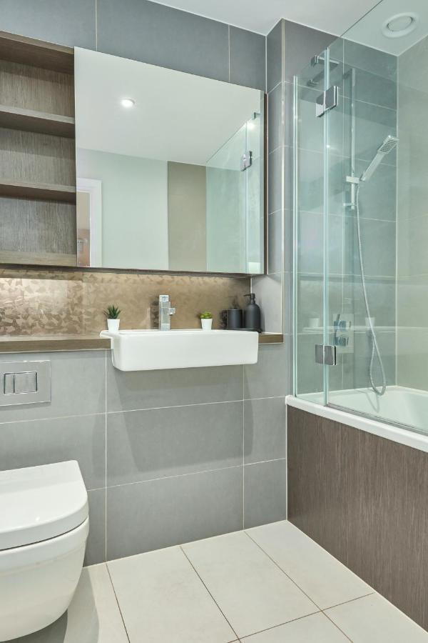 2 Bedroom Luxury With Balcony *
