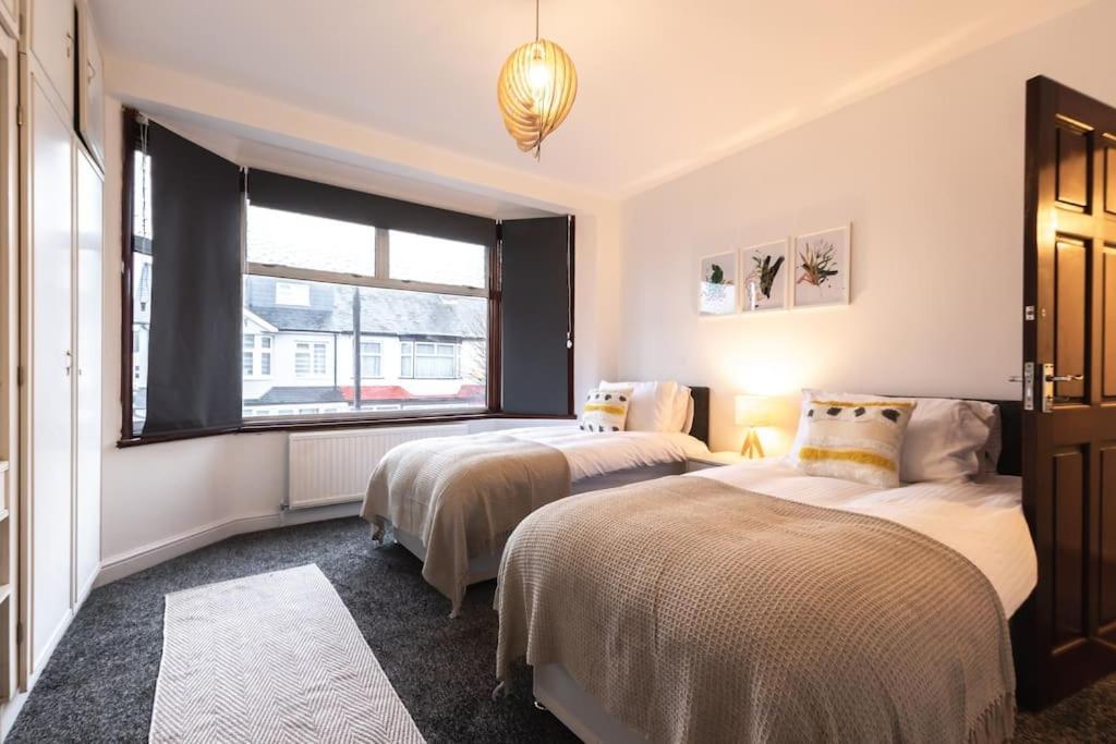 Morganite - 3 Bedroom House Holiday home London