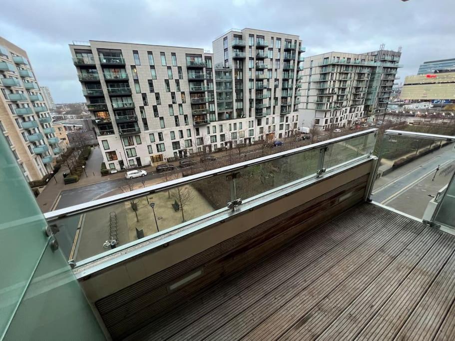 Modern 2 Bed - Olympic Park Stratford * Londres