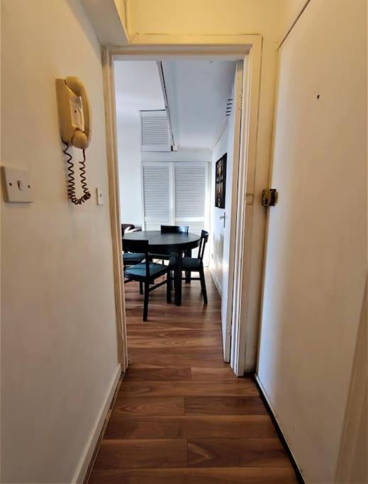 Apartment Bright Near Hyde Park