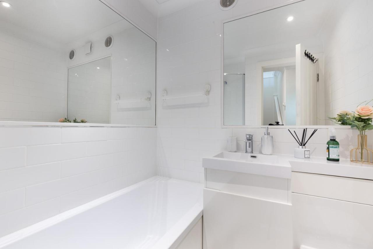 Stunning 3 Bed House With Garden Ferienhaus *