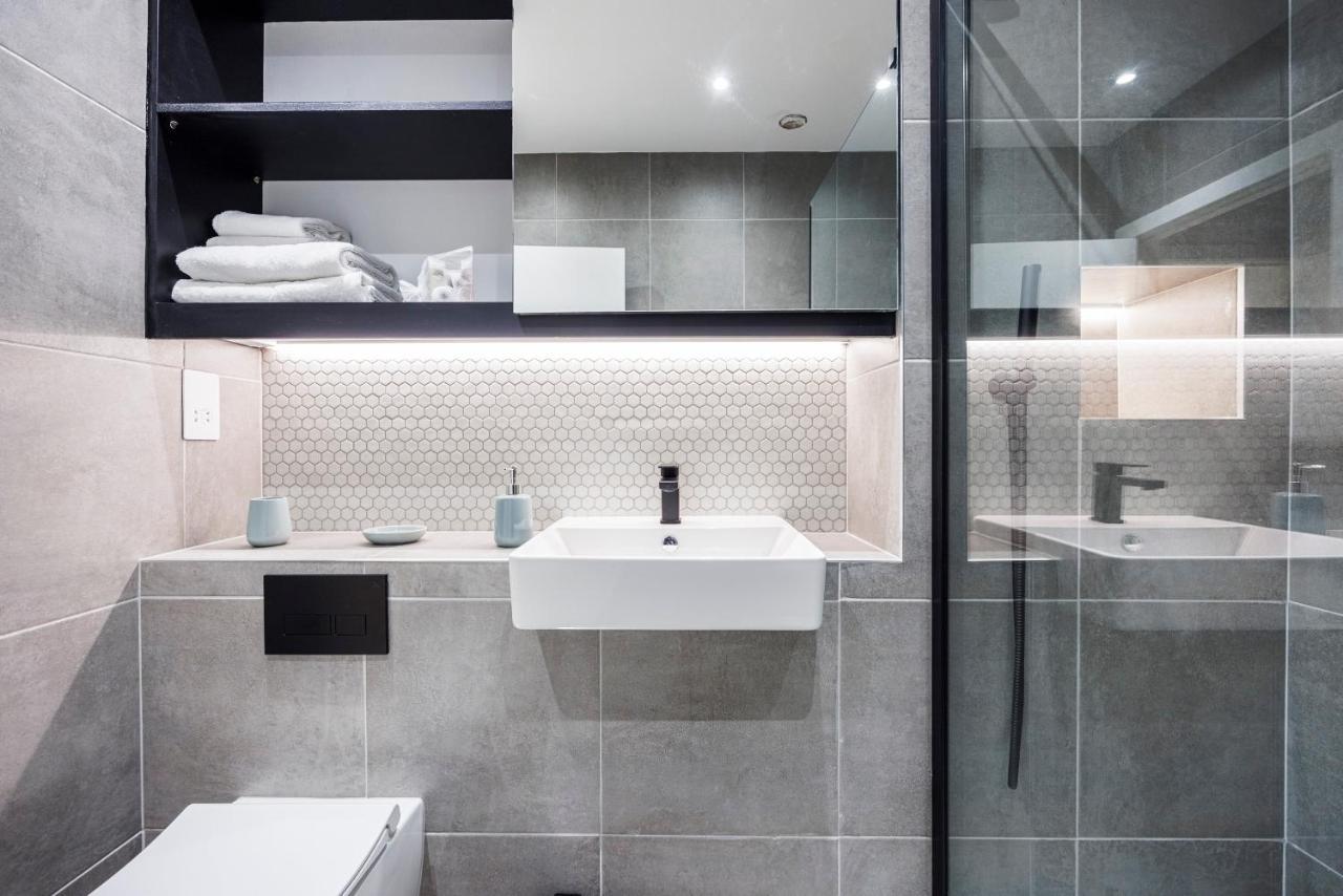 Luxury Spacious 2 Bed Apartment, - Sk London