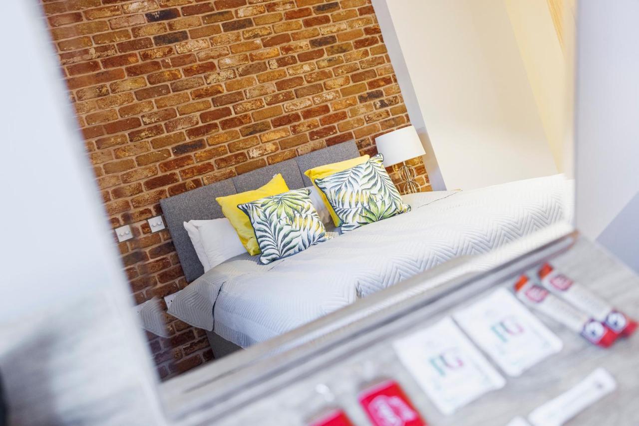 Luxury Spacious 2 Bed Apartment, - Sk London