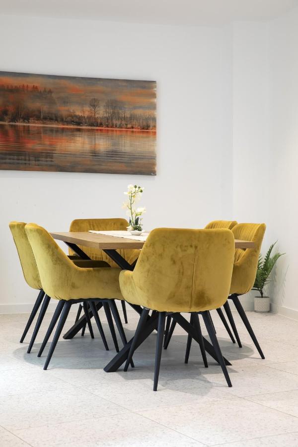 Homestay In Shared Luxury Flat London