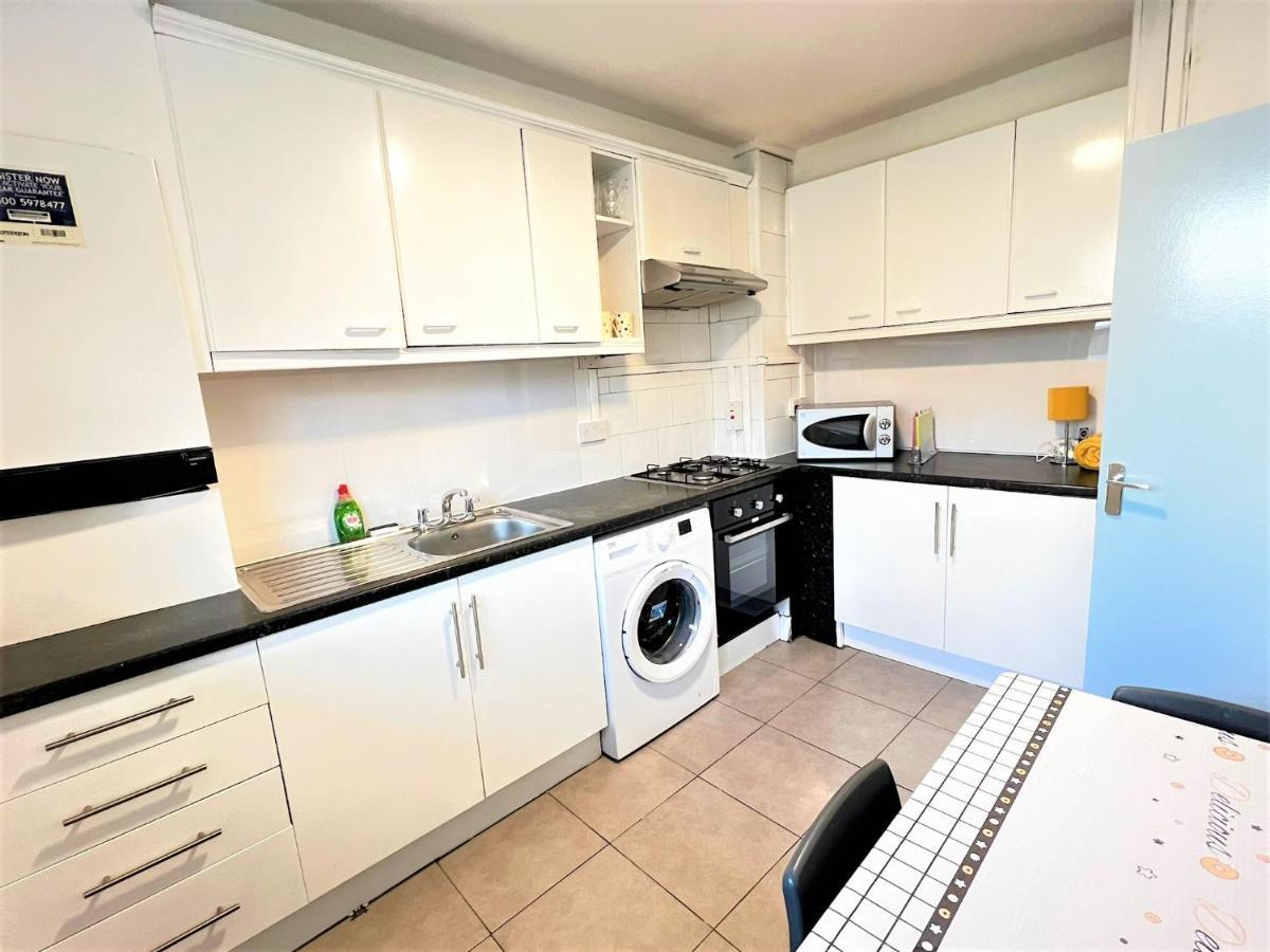 Stepney 17 Double Bedrooms Guest house London