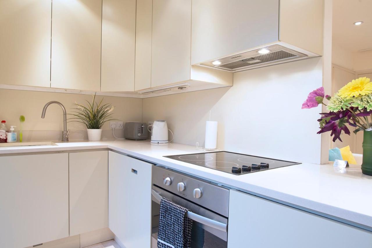 Notting Hill 2-bedroom Maisonette With Terrace Close To Portobello Rd * London