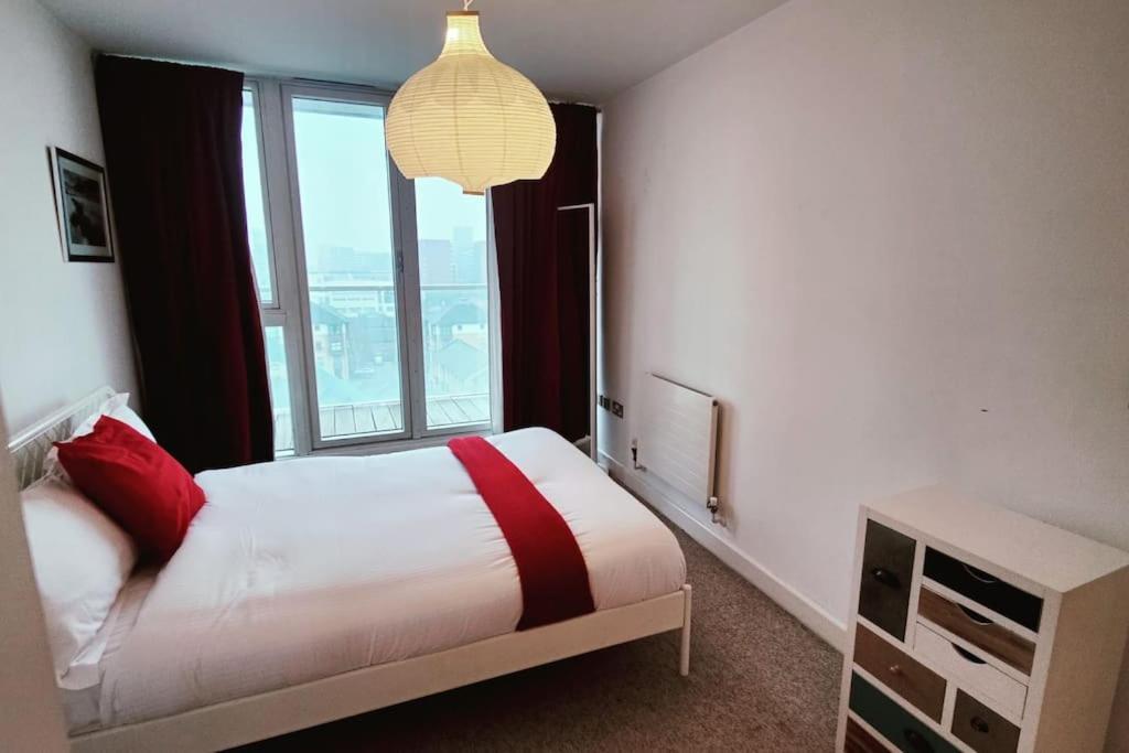 Custom House Apartment *
