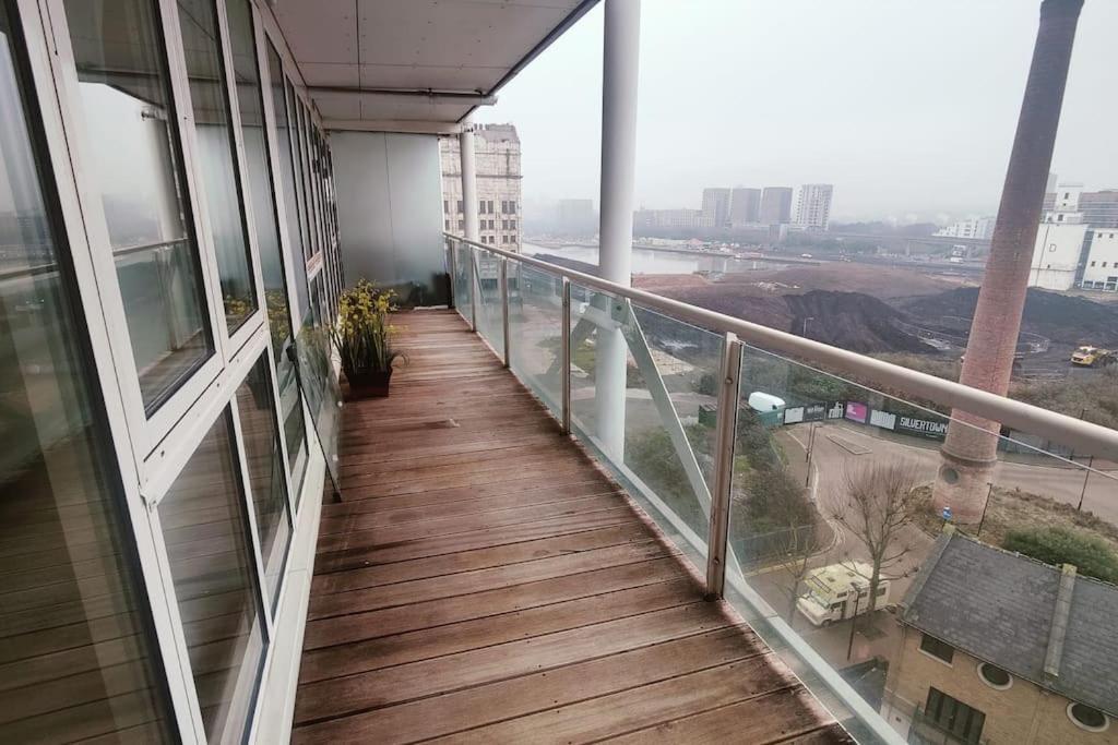 Custom House Apartment *