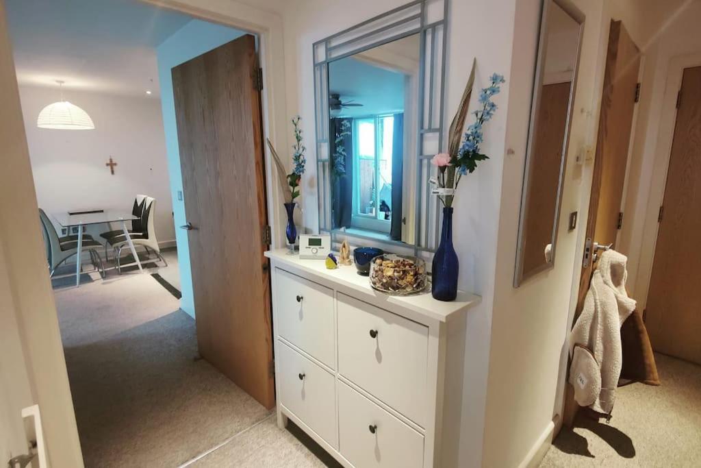 Custom House Apartment *