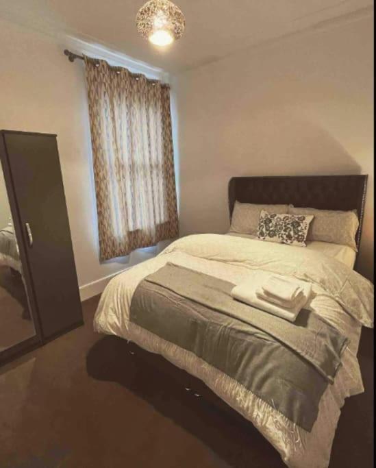 Two Bedroom Flat In Apartamento