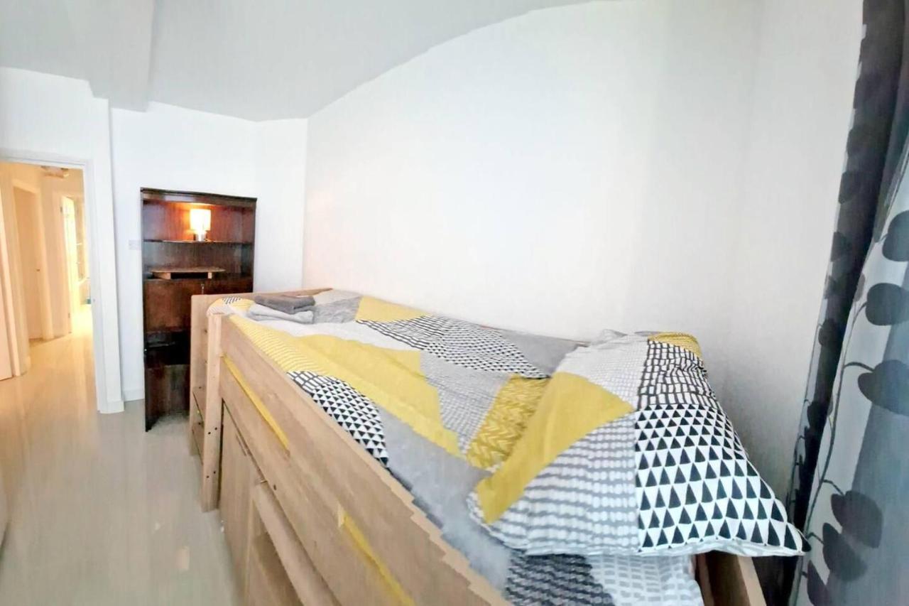 Modern 3-bed House In Surrey Quays Casa de férias Londres