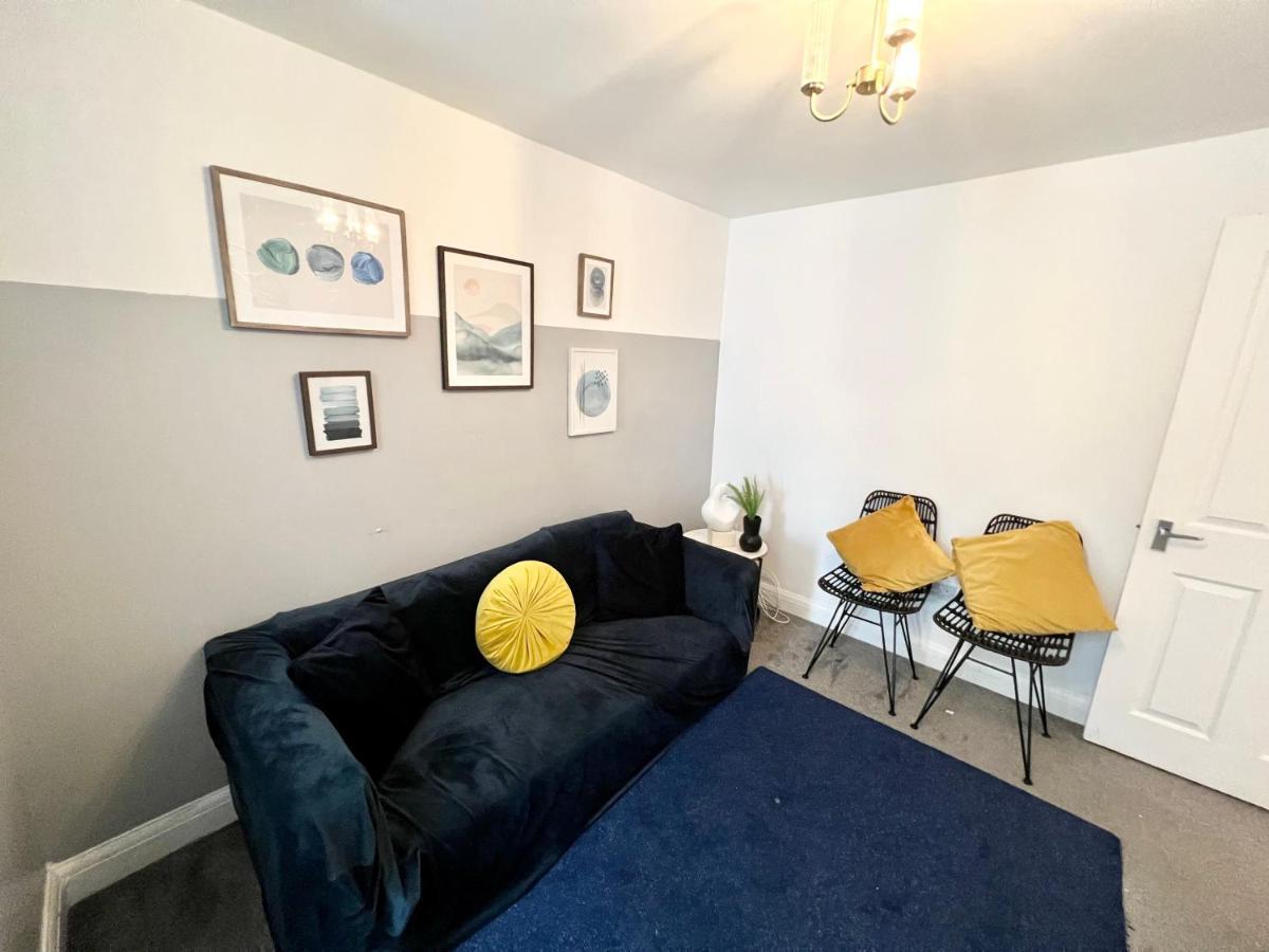 Cosy Trio: Flexible Near Mall With Parking Holiday home *