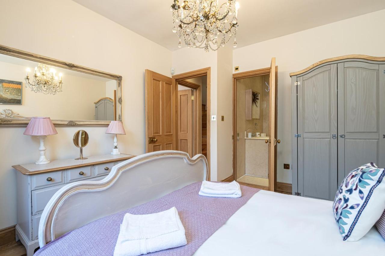 Stone Built Vintage Chic House In The Heart Of Knightsbridge Casa de férias Londres