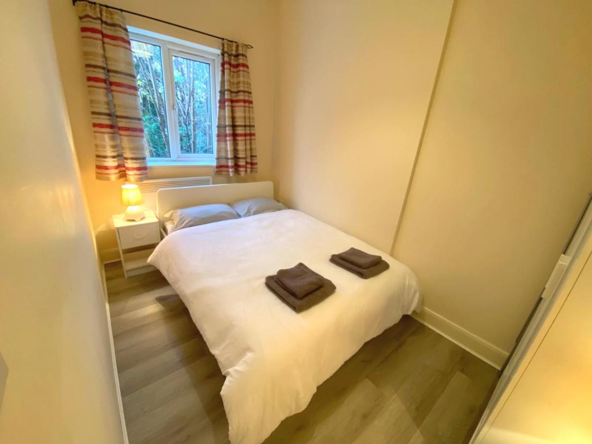 Lovely 1-bedroom Flat In Apartamento *