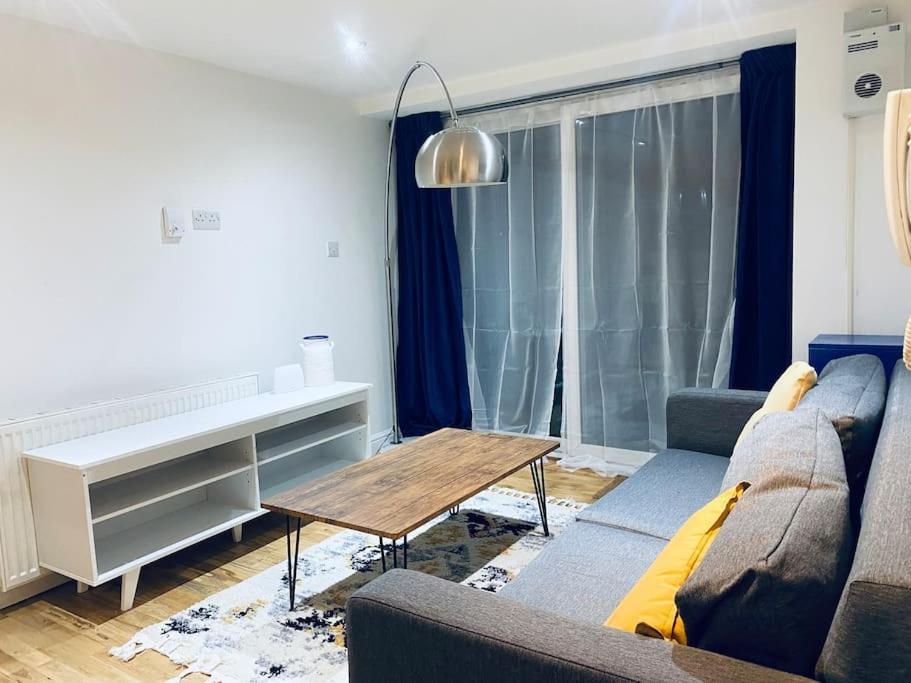 Apartment One Bedroom Near Dalston Station London