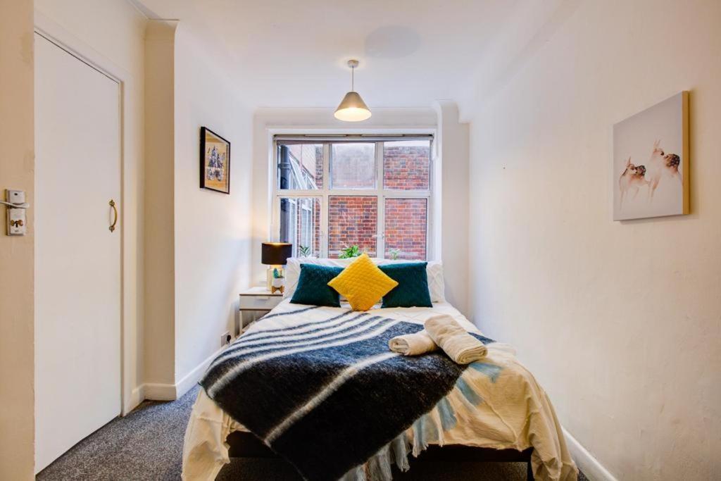 Marble Arch 2 Bedroom Apartment *