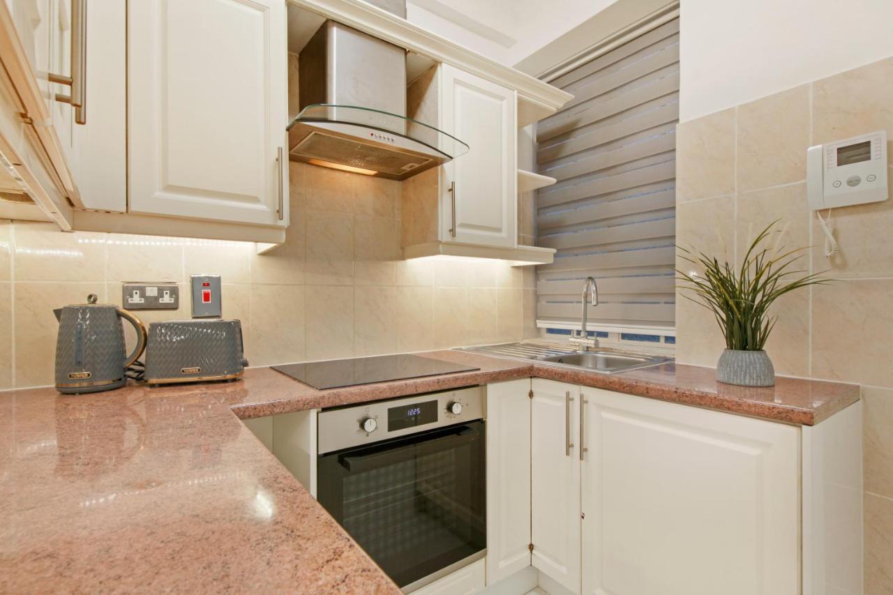 Bryanston * London
