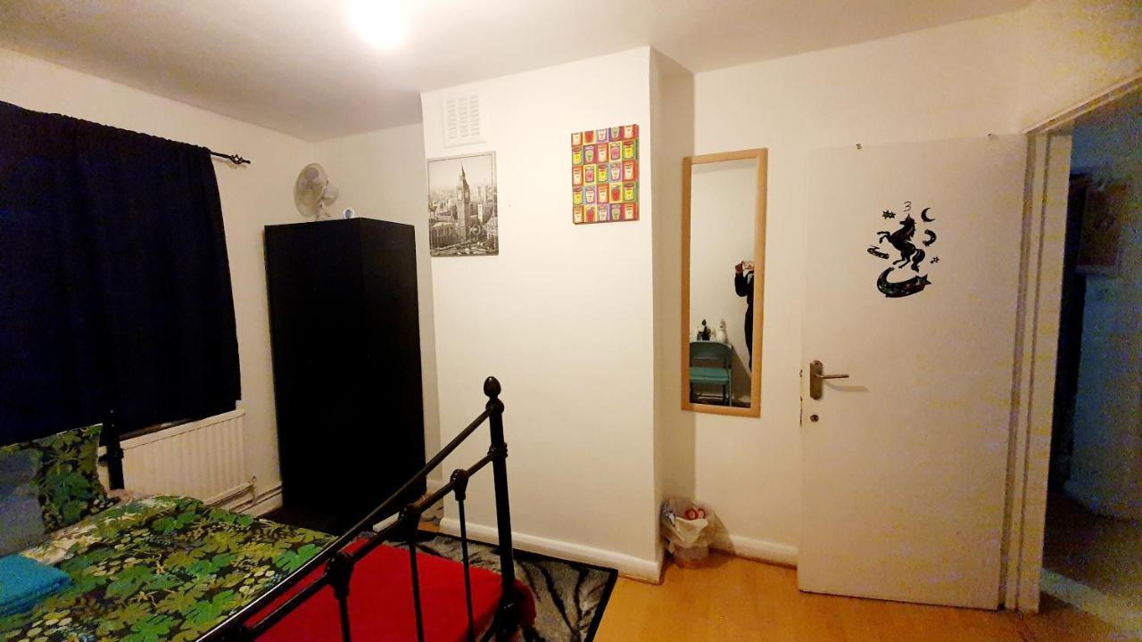 Merciful King Room, In Zone 2-3 * Londres