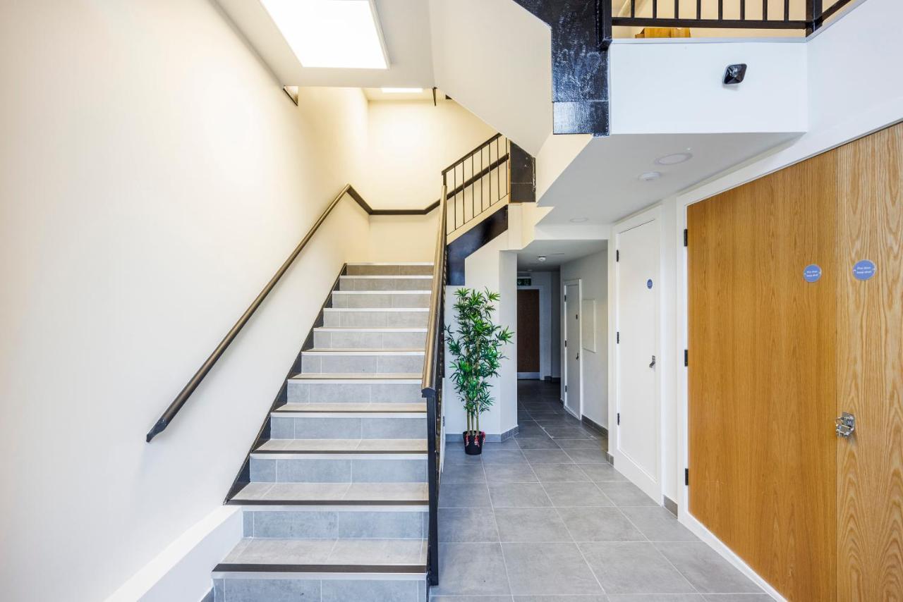 Luxury Spacious 2 Bed Apartment, - Sk