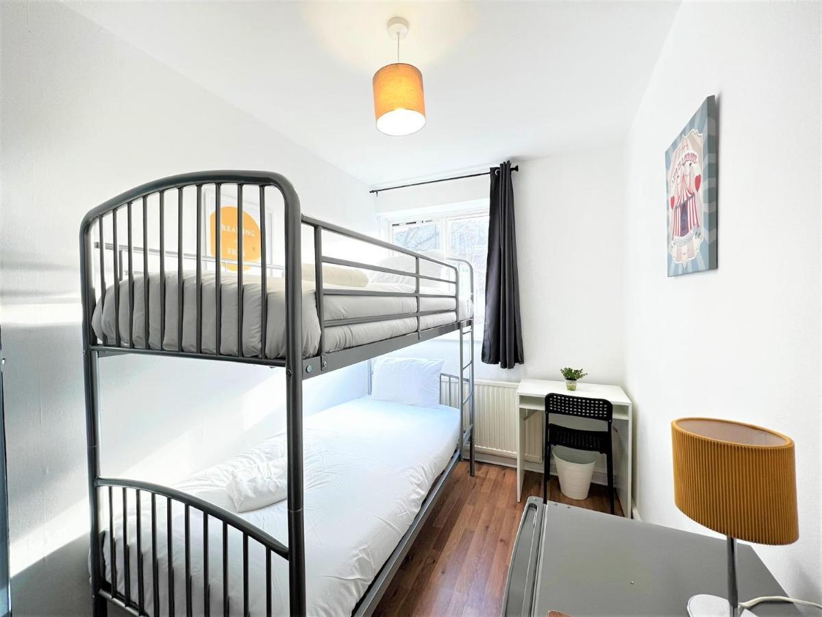 Guest house Stepney 17 Double Bedrooms *
