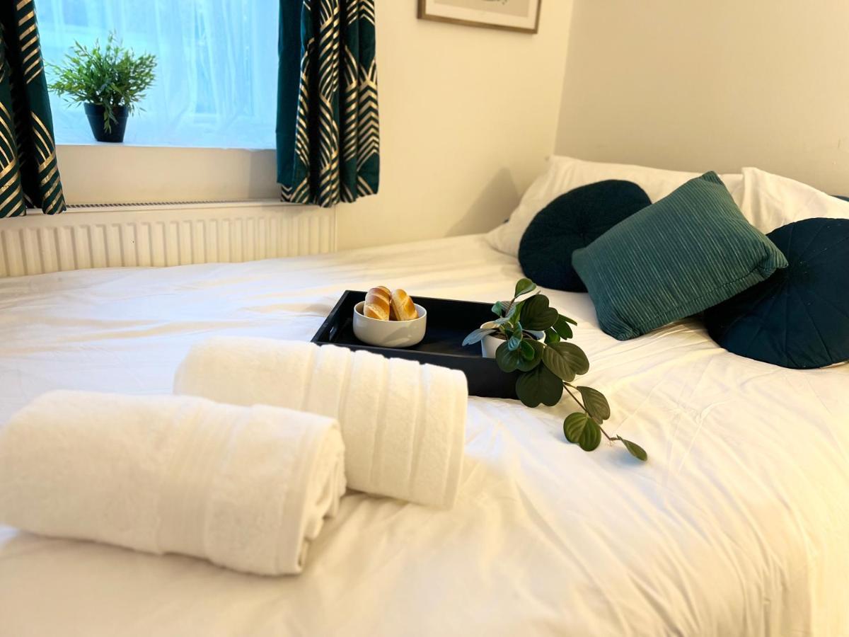 Holiday home Cosy Trio: Flexible Near Mall With Parking *