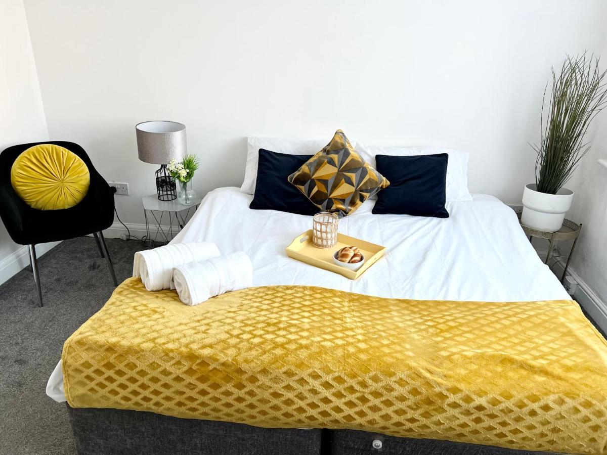 Holiday home Cosy Trio: Flexible Near Mall With Parking *