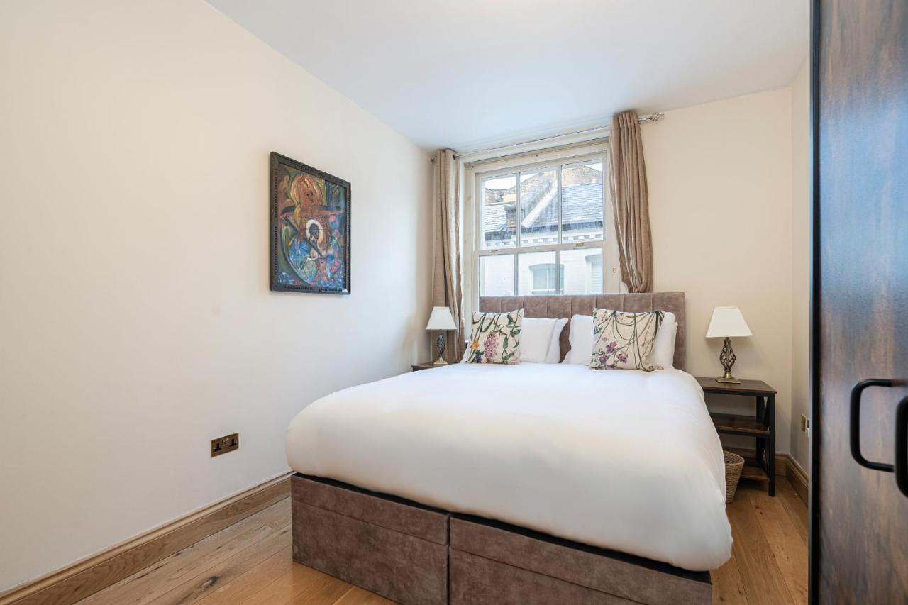 Stone Built Vintage Chic House In The Heart Of Knightsbridge London