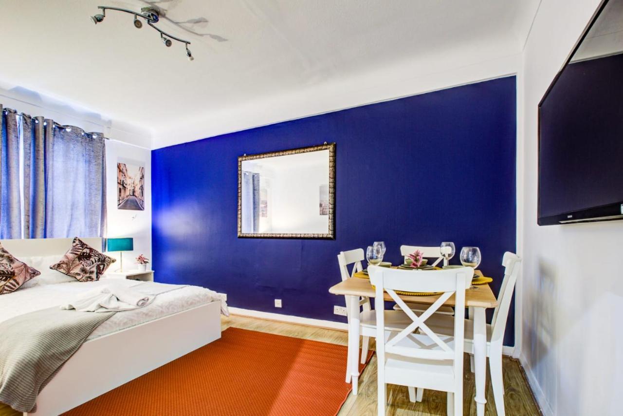 Evelyn Beautiful 2 Bedroom Apartment London