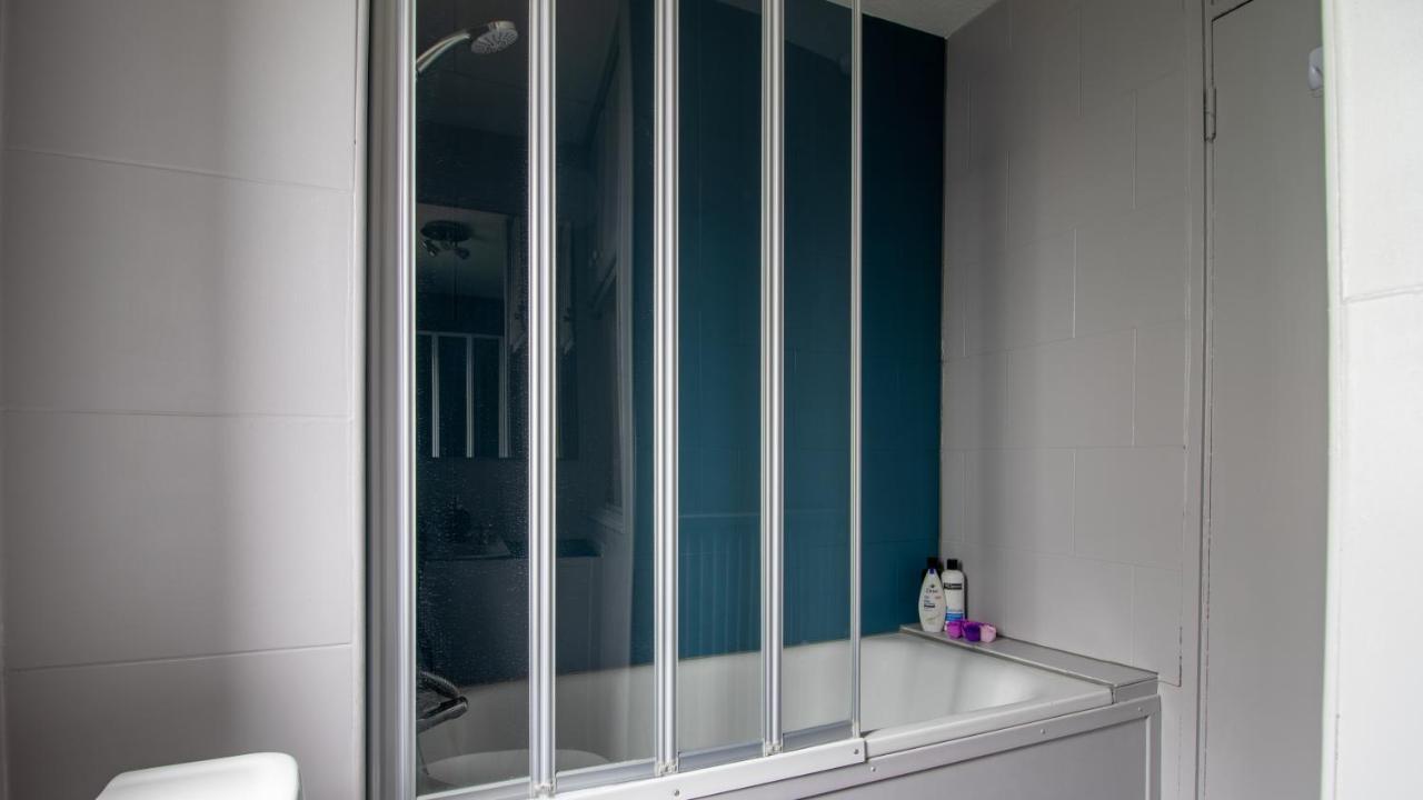Bridge 3 Bedroom House With Reception Room, Office And Private Garden Ferienhaus London