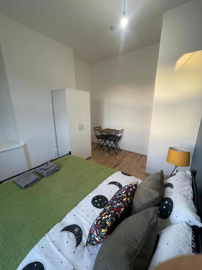 Homestay Contemporary Private Near Central London