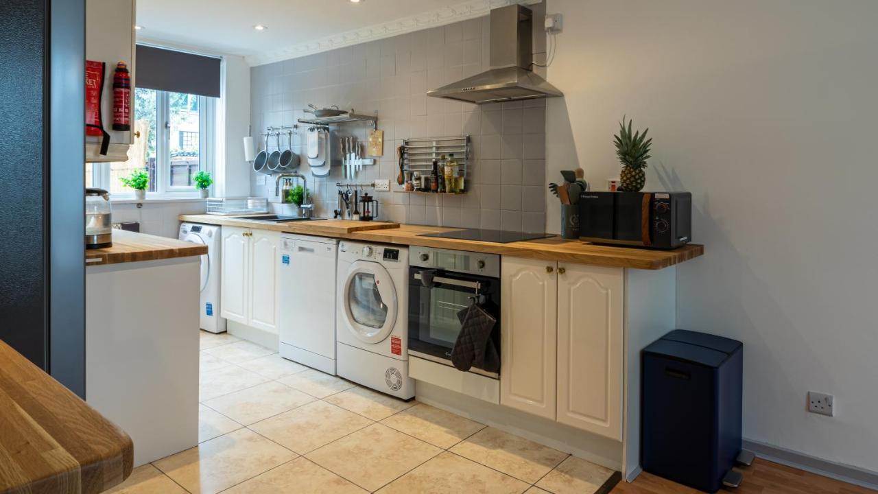 Ferienhaus Bridge 3 Bedroom House With Reception Room, Office And Private Garden London