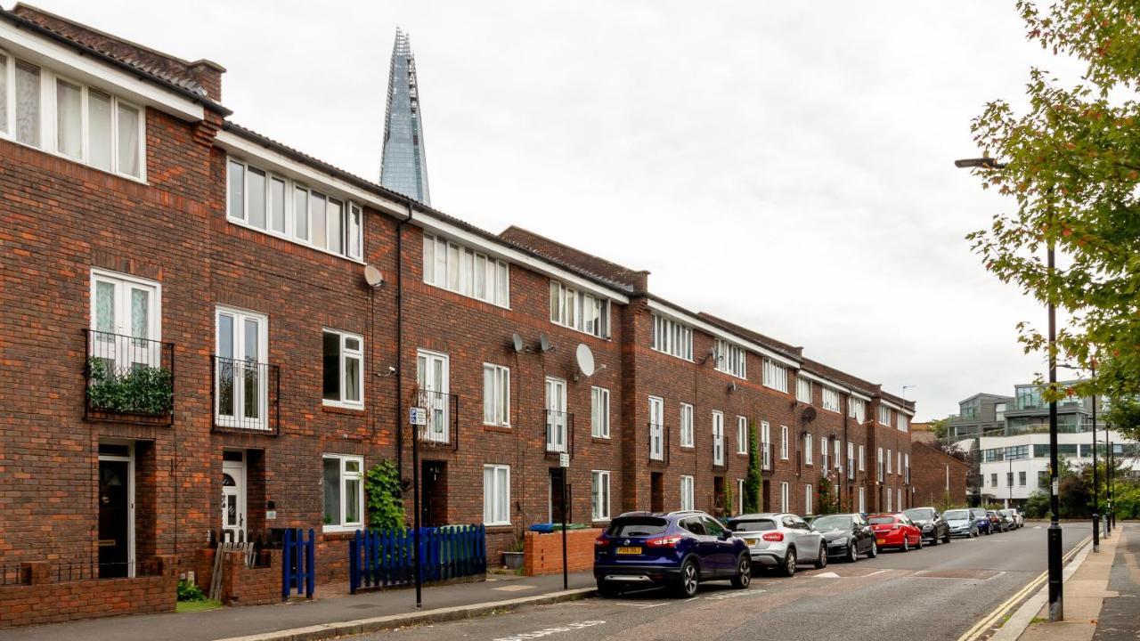 Bridge 3 Bedroom House With Reception Room, Office And Private Garden * London