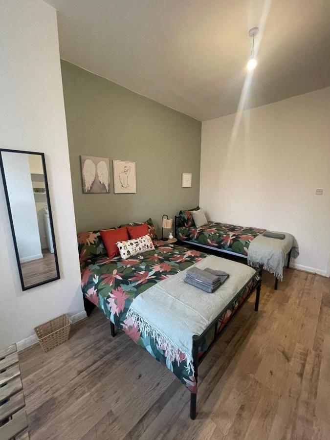 Contemporary Private Near Central Homestay