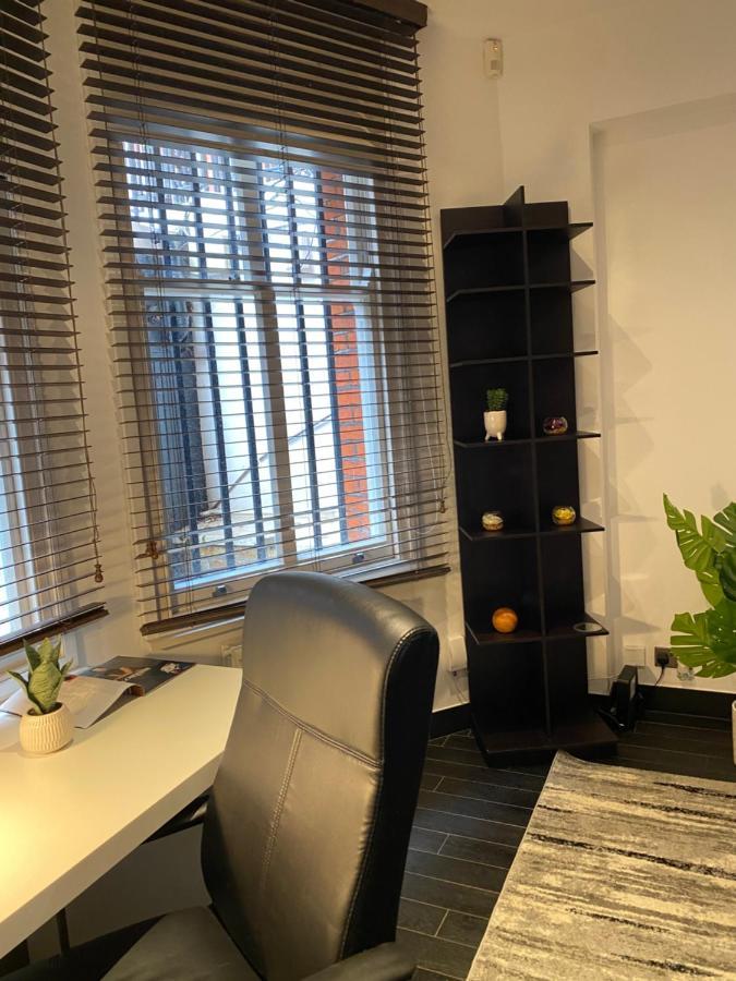 Beautiful Modern Studio In High Street Kensington * Londres