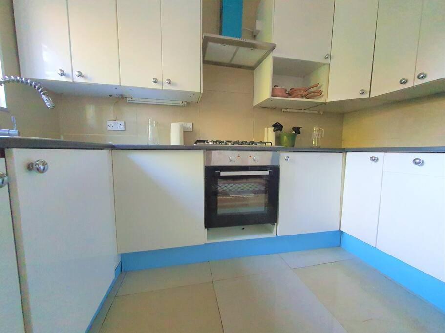 2 Bedroom Flat - Travel Direct To Heathrow/central Apartamento *