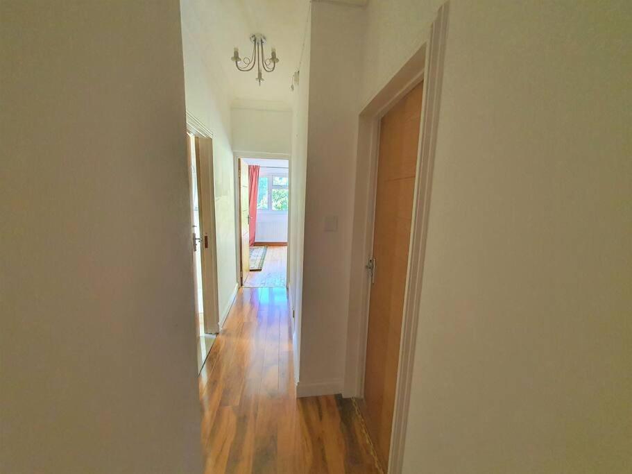 Apartamento 2 Bedroom Flat - Travel Direct To Heathrow/central Londres