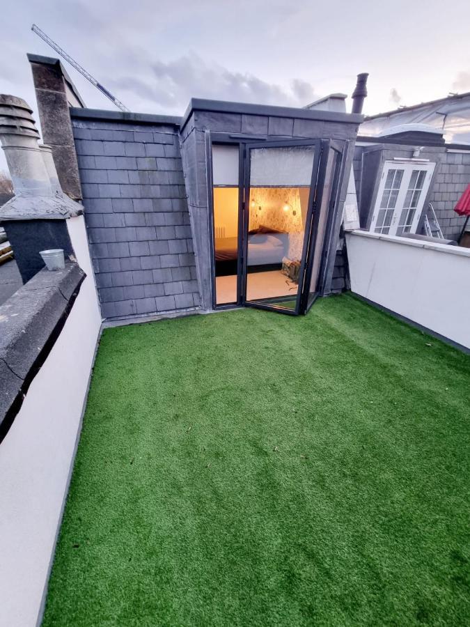 Apartment Stylish With Terrace & Parking