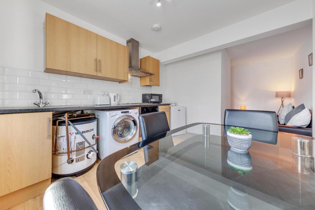 Cozy 1 Bed, Shepherds Bush * London