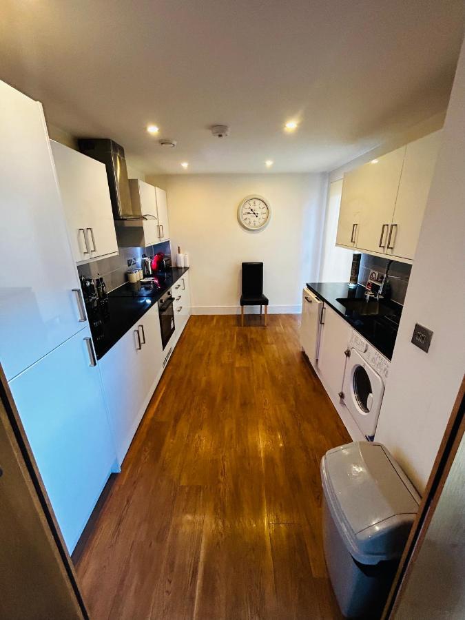 Apartment Spacious 3-bed 3-bath Luxury With Balcony Hyde Park